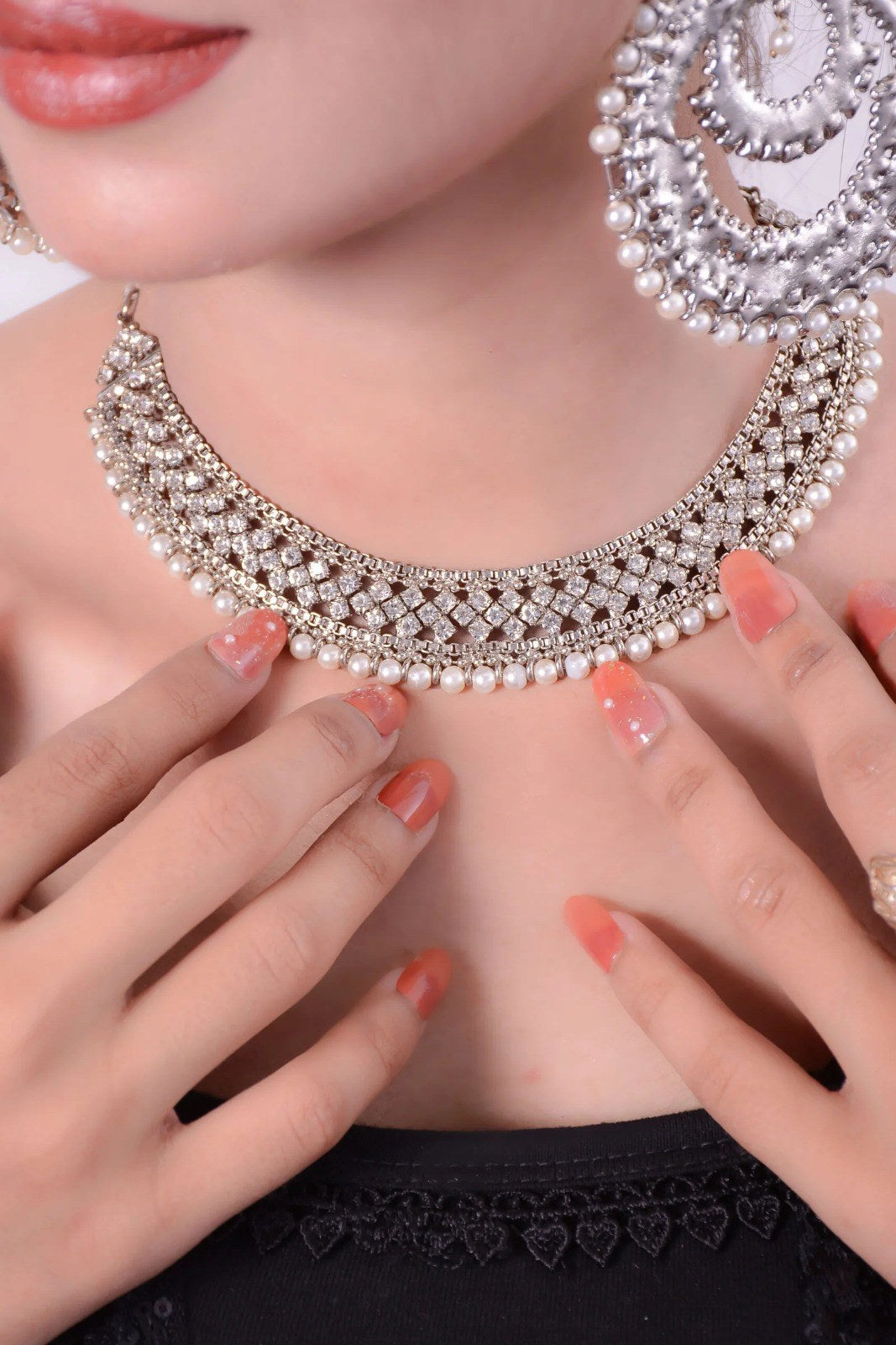 White Silver Statement Choker Set