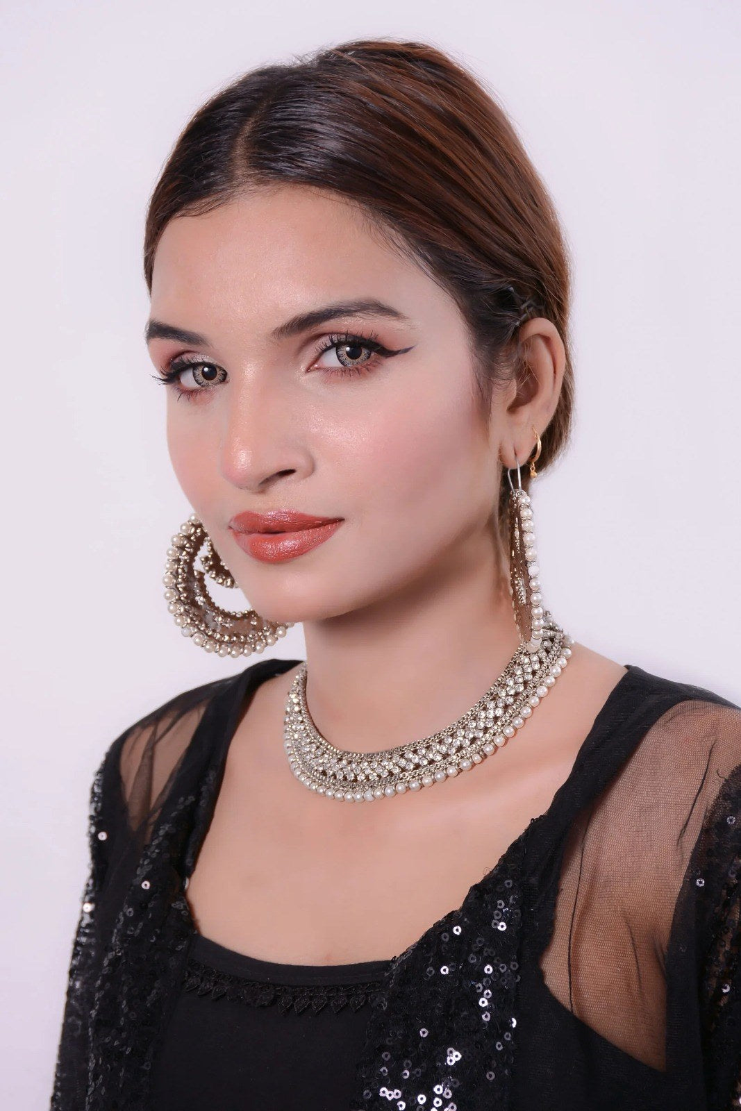 White Silver Statement Choker Set