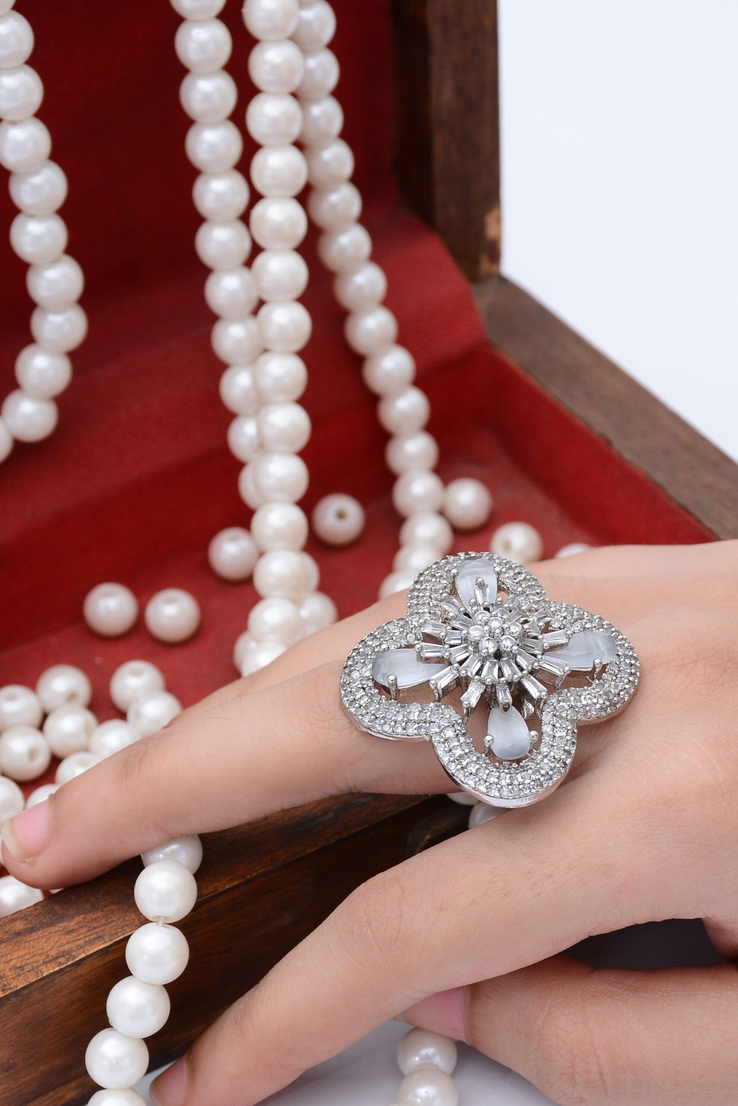 Zircon Silver Clover Cocktail Ring