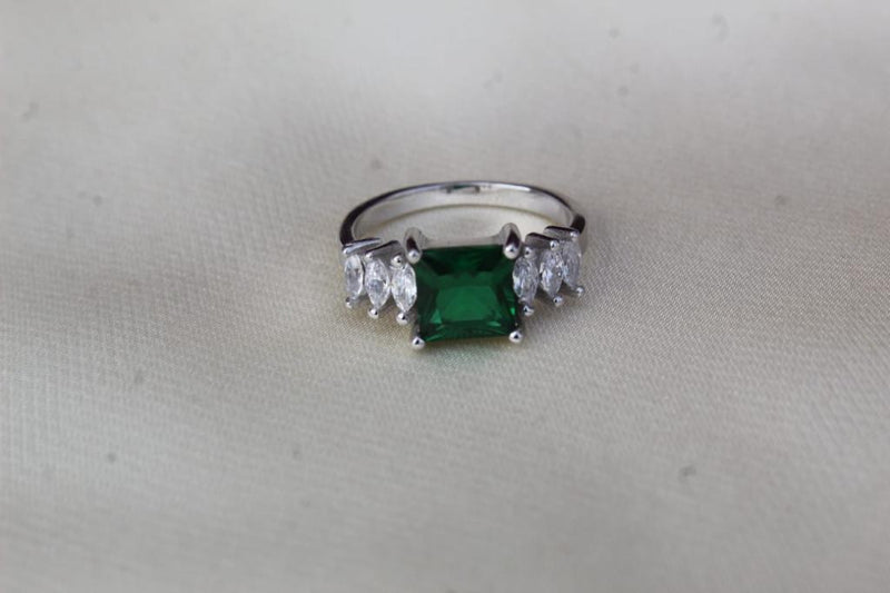 925 Silver Green Zircon Baguette Side-Stone Ring