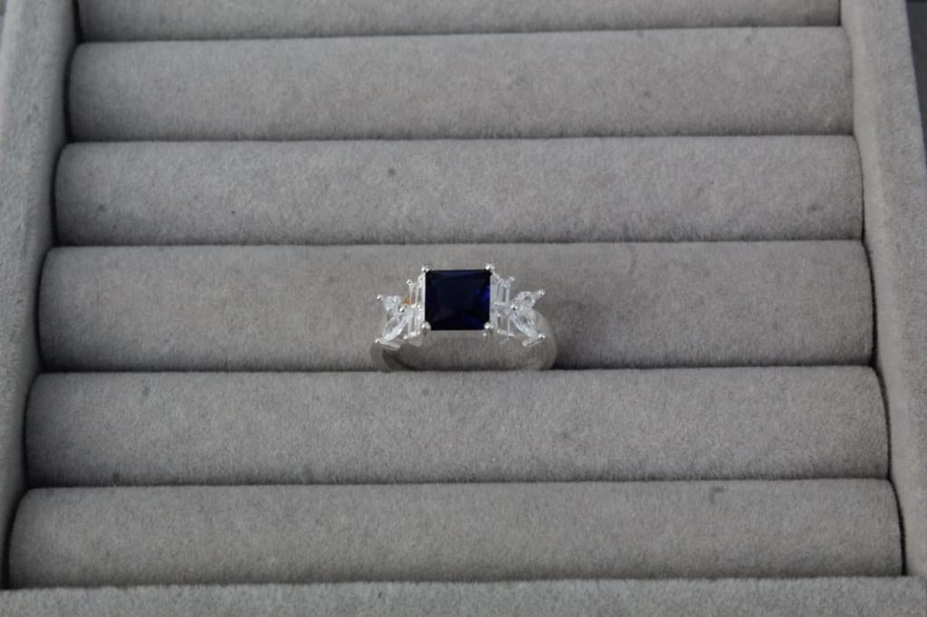 925 Silver Dark Blue Zircon Baguette Side-Stone Ring