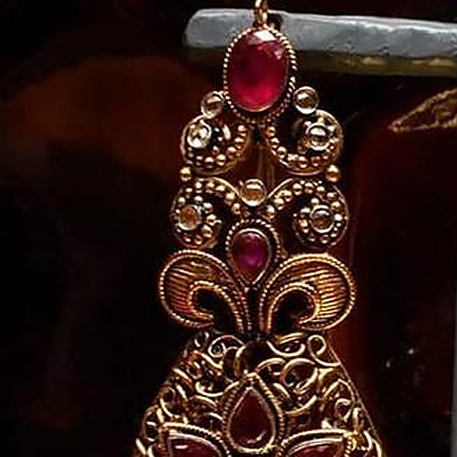 925 Silver Ruby Emerald Antique Long Earrings - Close-up: upper section