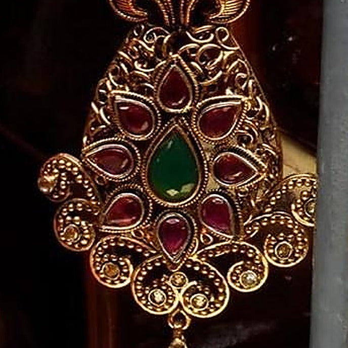 925 Silver Ruby Emerald Antique Long Earrings - Close-up: centre motif