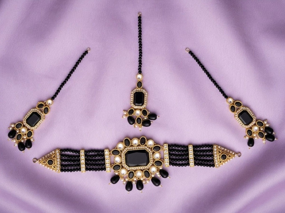 Royal Onyx Kundan Choker Set with Earrings & Maang Tikka - Full set (landscape): choker, tikka and side pieces